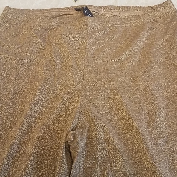 Gold leggings - Picture 3 of 4